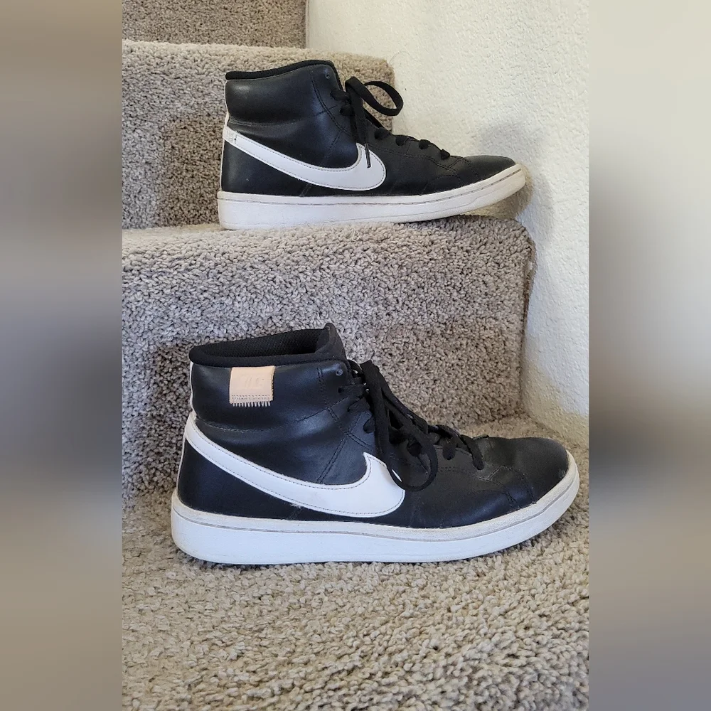 Nike Court Royale 2 Mid sneakers in black and white. Size 7
